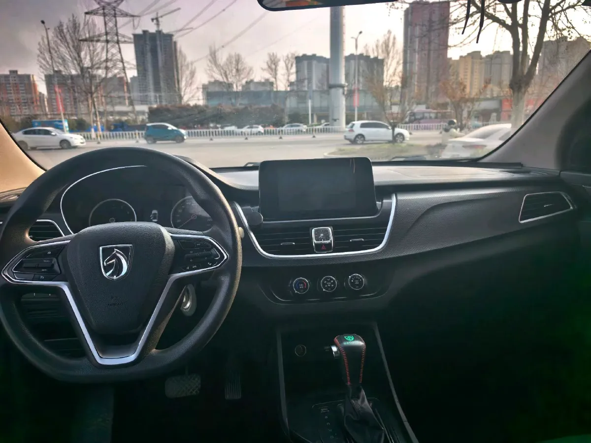 2019 BaoJun 730 1.5T 147HP L4 CVT,autocango,china used car exporter,china ev exporter,chinese used car exporter,chinese used ev exporter