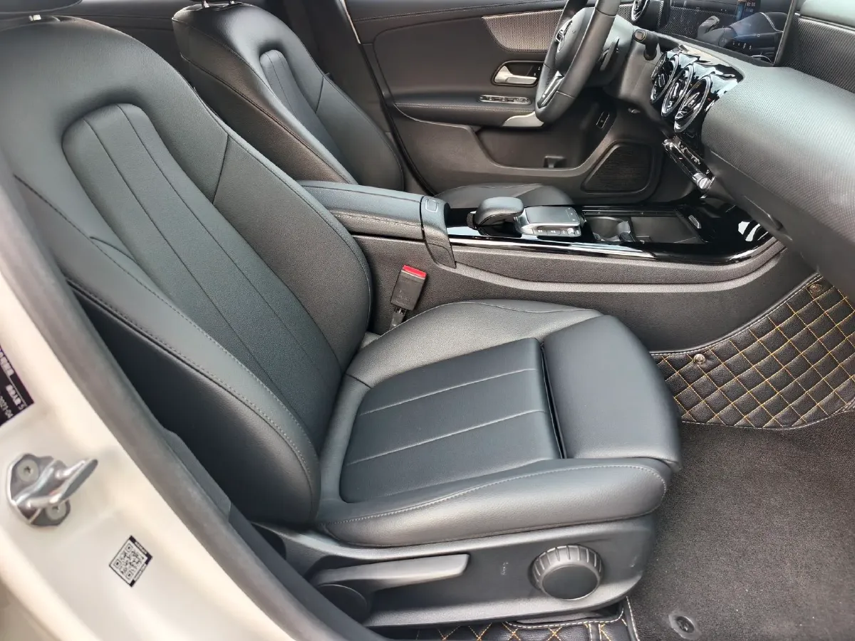 2021 Mercedes-Benz A Class 1.3T 136HP L4 7DCT,autocango,china used car exporter,china ev exporter,chinese used car exporter,chinese used ev exporter