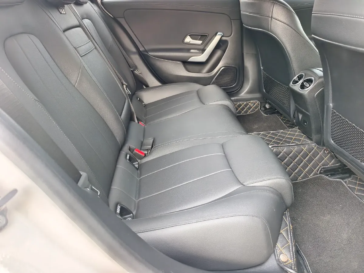 2021 Mercedes-Benz A Class 1.3T 136HP L4 7DCT,autocango,china used car exporter,china ev exporter,chinese used car exporter,chinese used ev exporter