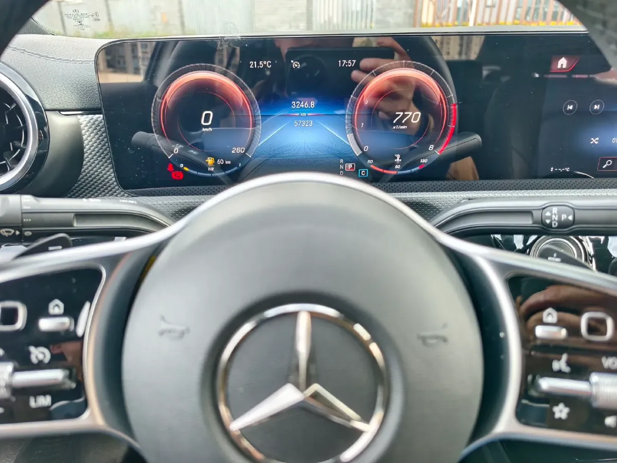 2021 Mercedes-Benz A Class 1.3T 136HP L4 7DCT,autocango,china used car exporter,china ev exporter,chinese used car exporter,chinese used ev exporter