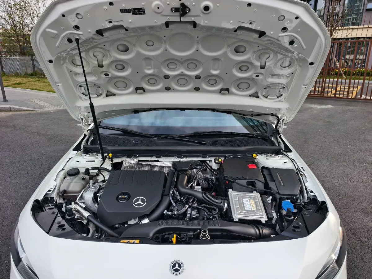 2021 Mercedes-Benz A Class 1.3T 136HP L4 7DCT,autocango,china used car exporter,china ev exporter,chinese used car exporter,chinese used ev exporter