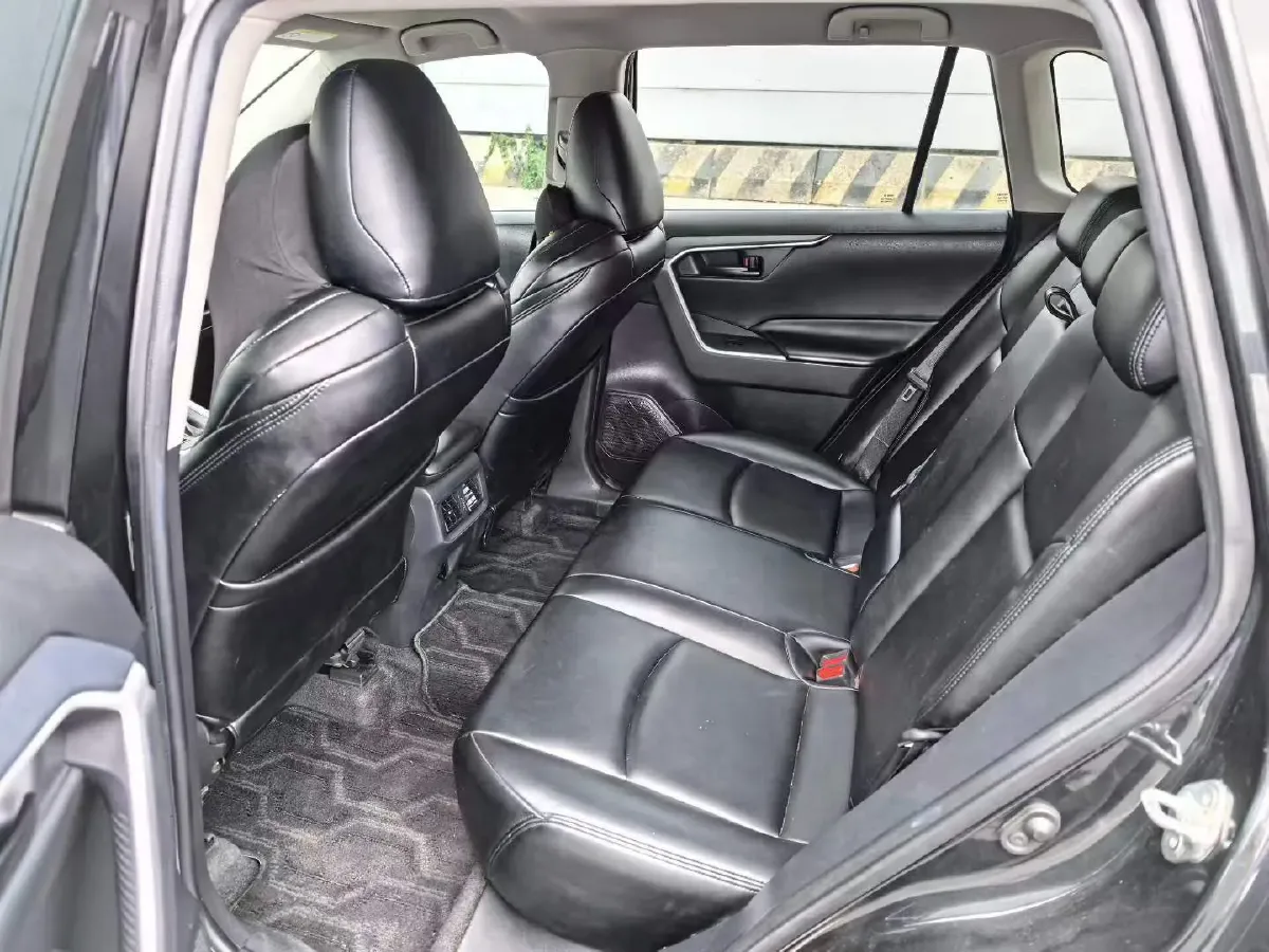 2021 Toyota RAV4 2.0L 171HP L4 CVT,autocango,china used car exporter,china ev exporter,chinese used car exporter,chinese used ev exporter