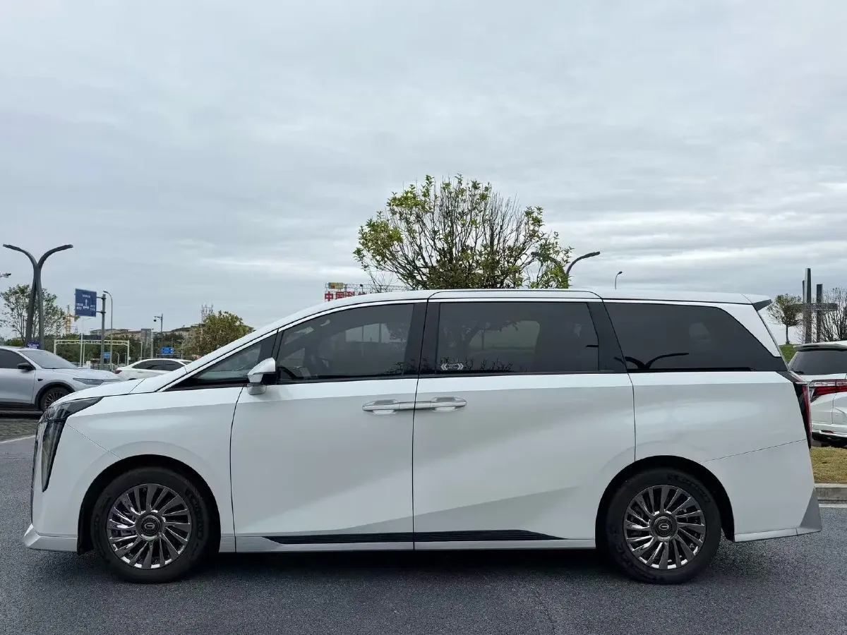 2023 GAC Trumpchi M8 2.0T 252HP L4 8AT,autocango,china used car exporter,china ev exporter,chinese used car exporter,chinese used ev exporter