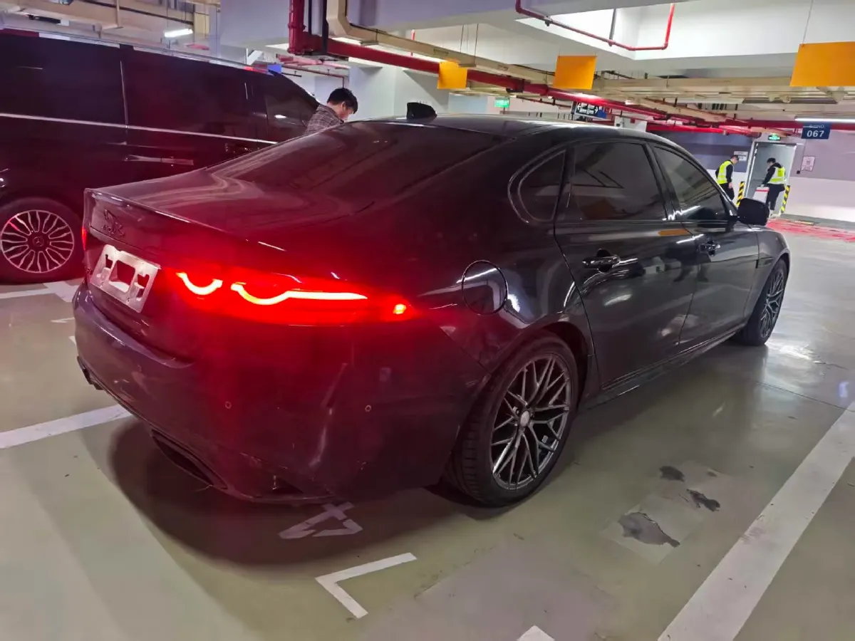 2021 Jaguar XFL 2.0T 250HP L4 8AT,autocango,china used car exporter,china ev exporter,chinese used car exporter,chinese used ev exporter
