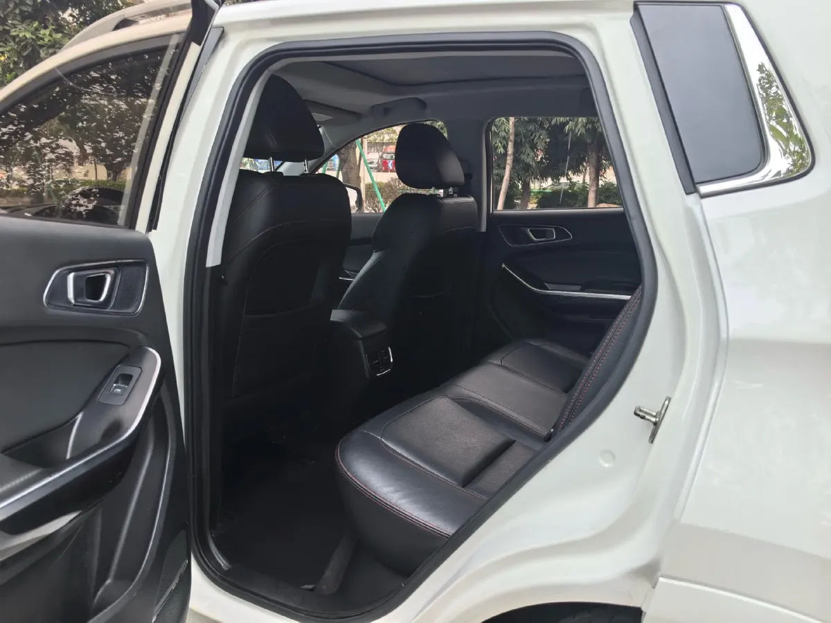 2017 Chery Tiggo 5x 1.5T 147HP L4 6MT,autocango,china used car exporter,china ev exporter,chinese used car exporter,chinese used ev exporter