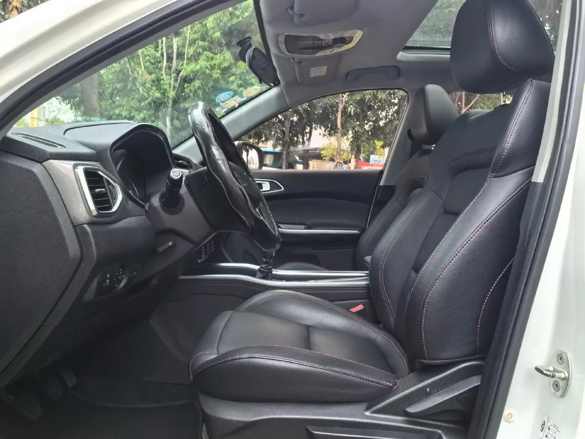 2017 Chery Tiggo 5x 1.5T 147HP L4 6MT,autocango,china used car exporter,china ev exporter,chinese used car exporter,chinese used ev exporter