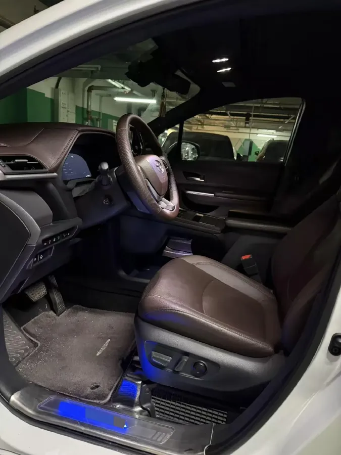 2023 Toyota Sienna 2.5L 189HP L4 E-CVT Hybrid,autocango,china used car exporter,china ev exporter,chinese used car exporter,chinese used ev exporter