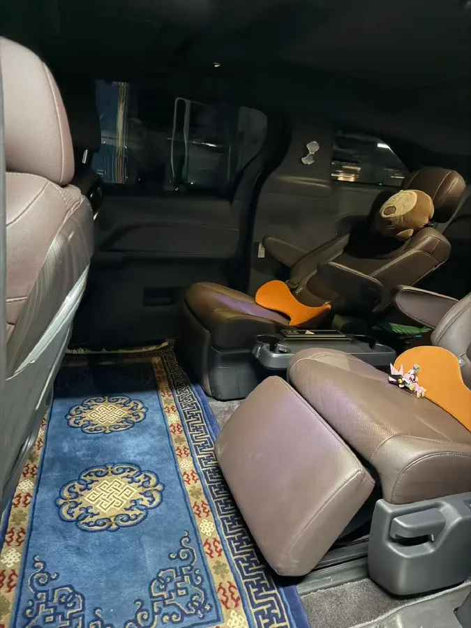 2023 Toyota Sienna 2.5L 189HP L4 E-CVT Hybrid,autocango,china used car exporter,china ev exporter,chinese used car exporter,chinese used ev exporter