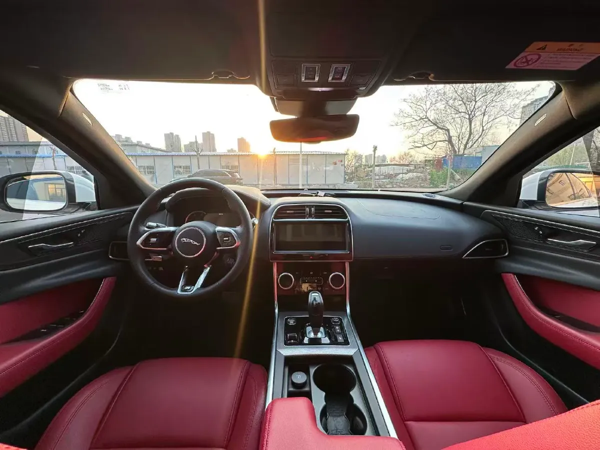 2020 Jaguar XEL 2.0T 200HP L4 8AT,autocango,china used car exporter,china ev exporter,chinese used car exporter,chinese used ev exporter