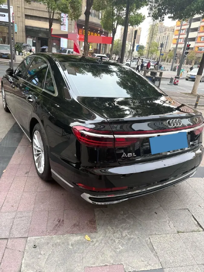 2023 Audi A8 2.0T 265HP L4 8AT,autocango,china used car exporter,china ev exporter,chinese used car exporter,chinese used ev exporter