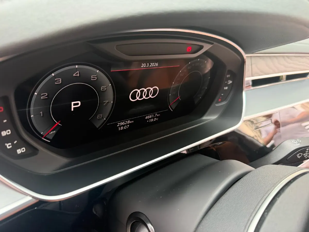 2023 Audi A8 2.0T 265HP L4 8AT,autocango,china used car exporter,china ev exporter,chinese used car exporter,chinese used ev exporter