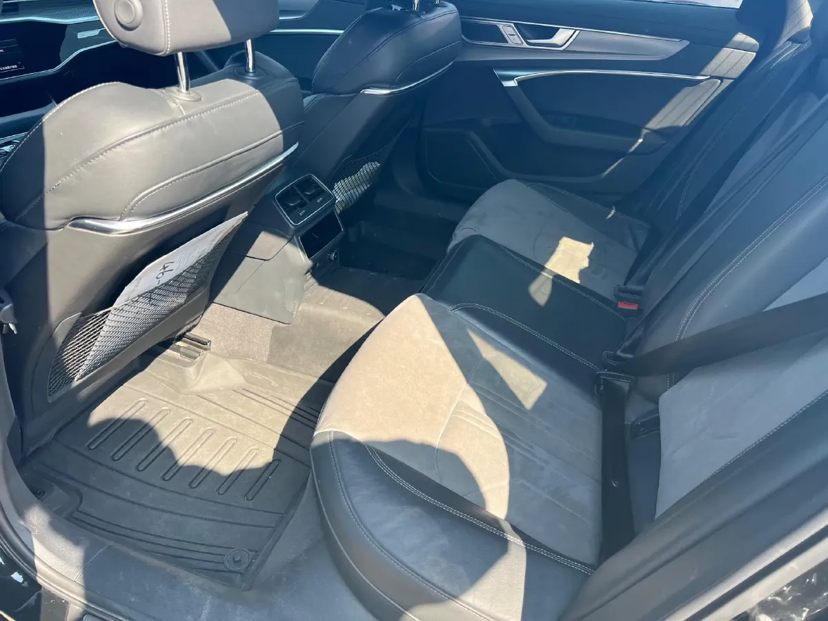 2023 Audi A6L 2.0T 245HP L4 7DCT,autocango,china used car exporter,china ev exporter,chinese used car exporter,chinese used ev exporter