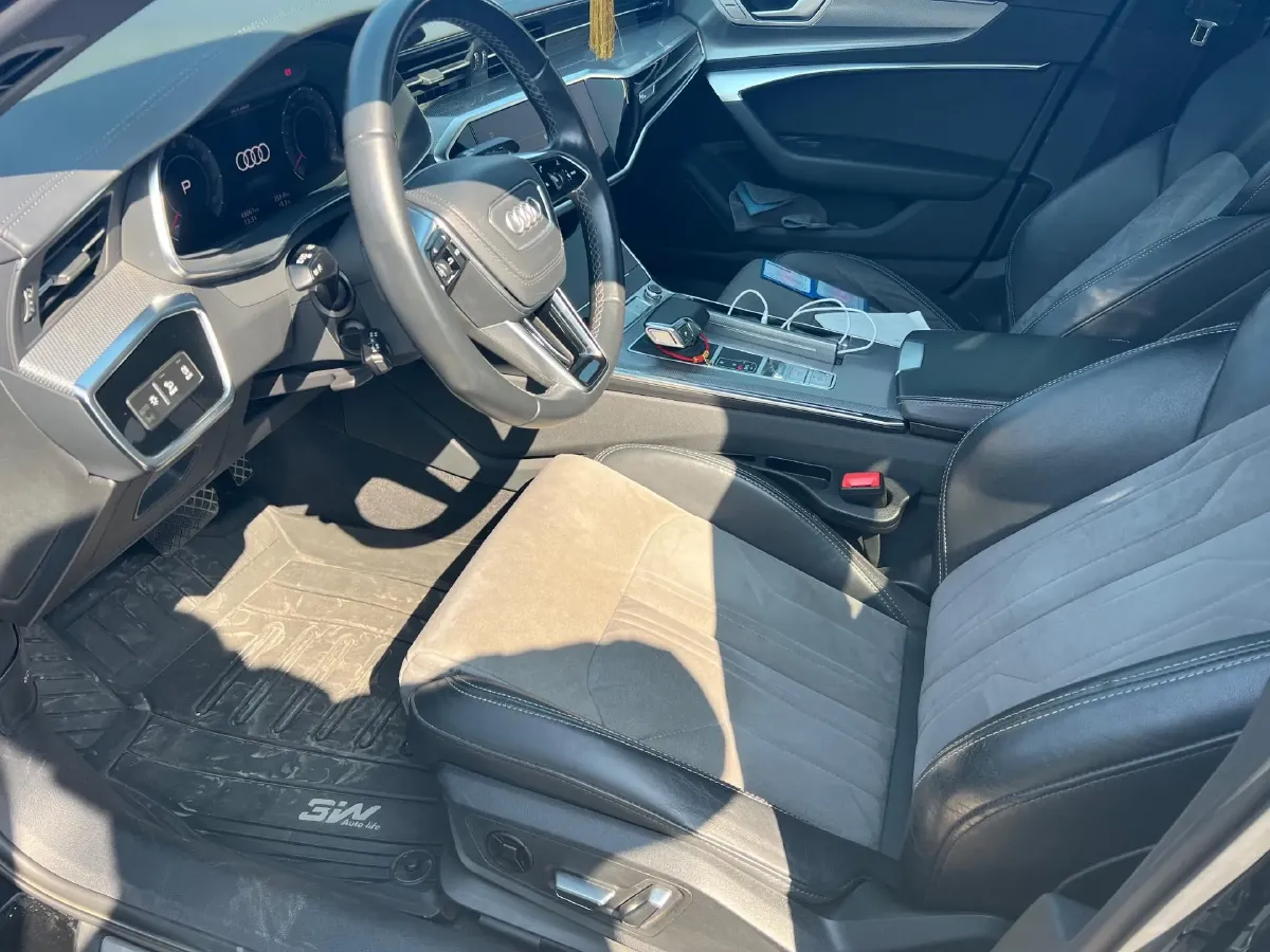 2023 Audi A6L 2.0T 245HP L4 7DCT,autocango,china used car exporter,china ev exporter,chinese used car exporter,chinese used ev exporter