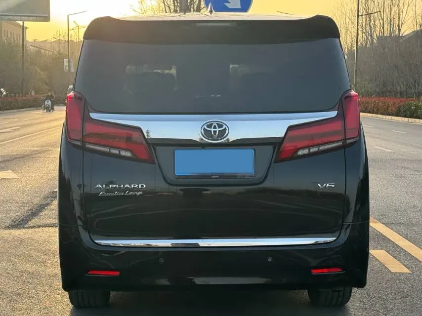 2018 Toyota Alphard 3.5L 301HP V6 8AT,autocango,china used car exporter,china ev exporter,chinese used car exporter,chinese used ev exporter