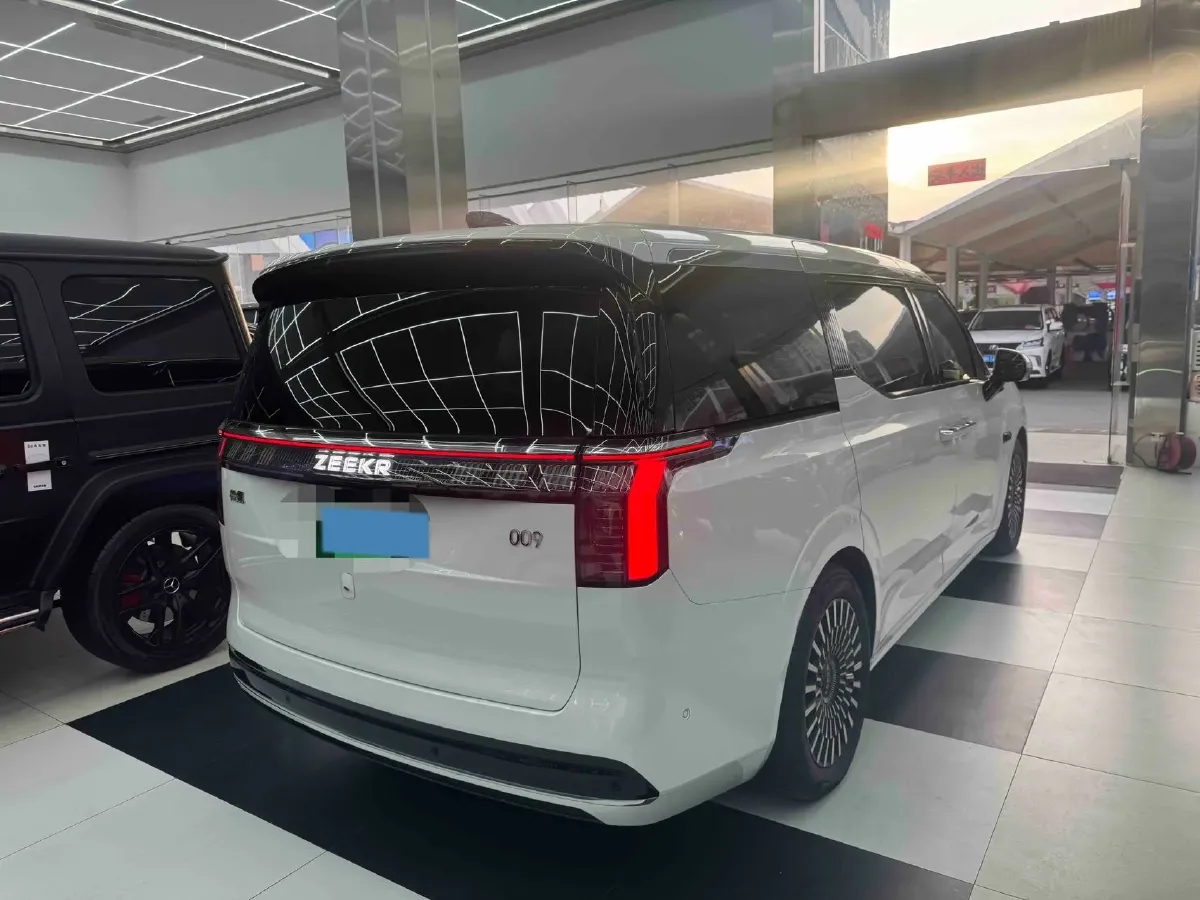 2022 Zeekr 009 BEV 116KWH,autocango,china used car exporter,china ev exporter,chinese used car exporter,chinese used ev exporter