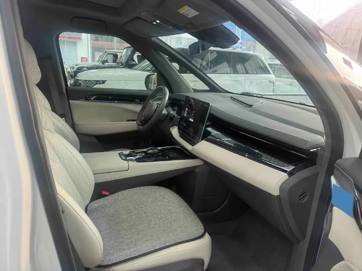 2022 Zeekr 009 BEV 116KWH,autocango,china used car exporter,china ev exporter,chinese used car exporter,chinese used ev exporter