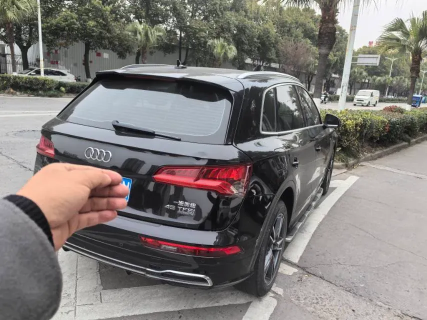 2020 Audi Q5L 2.0T 252HP L4 7DCT,autocango,china used car exporter,china ev exporter,chinese used car exporter,chinese used ev exporter
