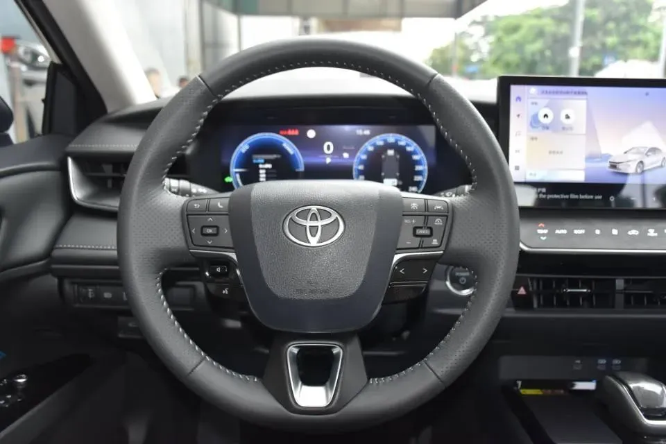 2024 Toyota Camry 2.0L 152HP L4 E-CVT Hybrid,autocango,china used car exporter,china ev exporter,chinese used car exporter,chinese used ev exporter