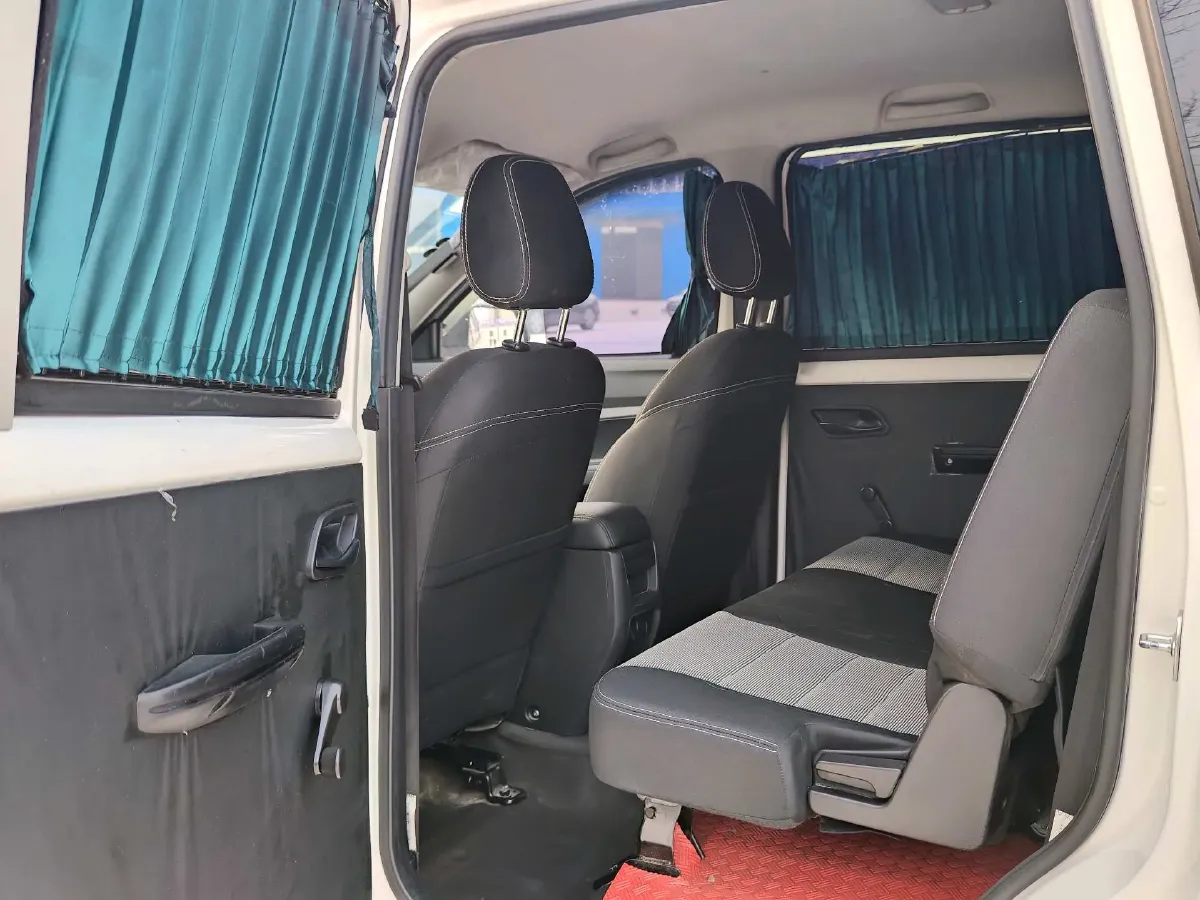 2021 WuLing RongGuang New Truck 1.5L 99HP L4 5MT,autocango,china used car exporter,china ev exporter,chinese used car exporter,chinese used ev exporter