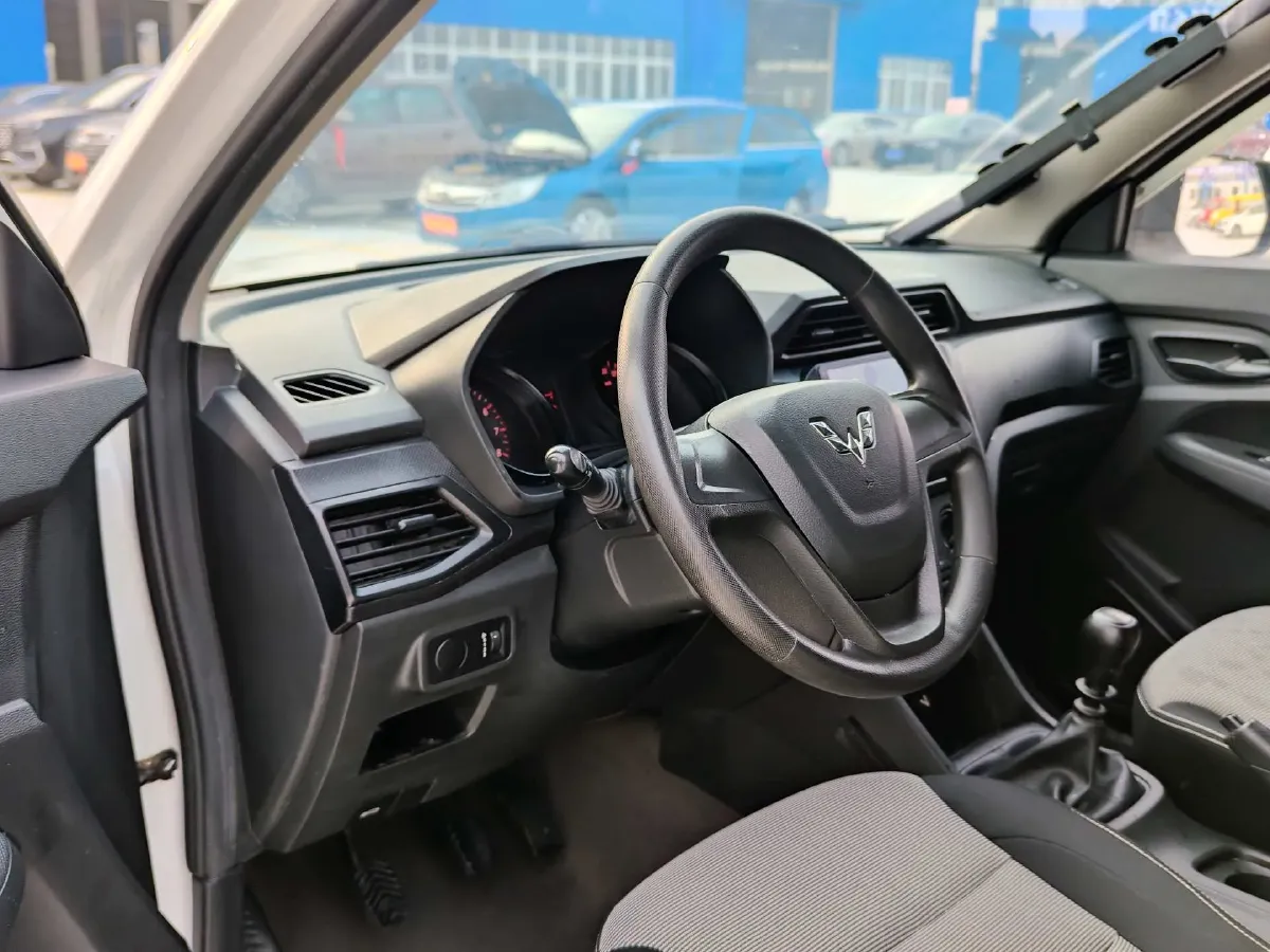 2021 WuLing RongGuang New Truck 1.5L 99HP L4 5MT,autocango,china used car exporter,china ev exporter,chinese used car exporter,chinese used ev exporter