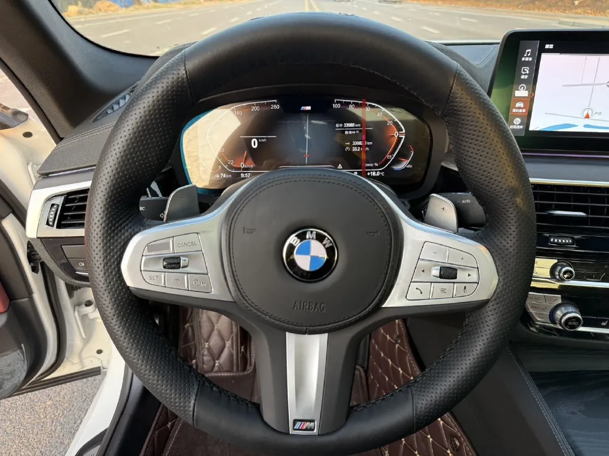 2023 BMW 5 Series 2.0T 245HP L4 8AT,autocango,china used car exporter,china ev exporter,chinese used car exporter,chinese used ev exporter