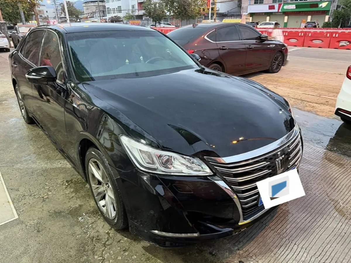 2015 Toyota Crown 2.0T 235HP L4 8AT,autocango,china used car exporter,china ev exporter,chinese used car exporter,chinese used ev exporter