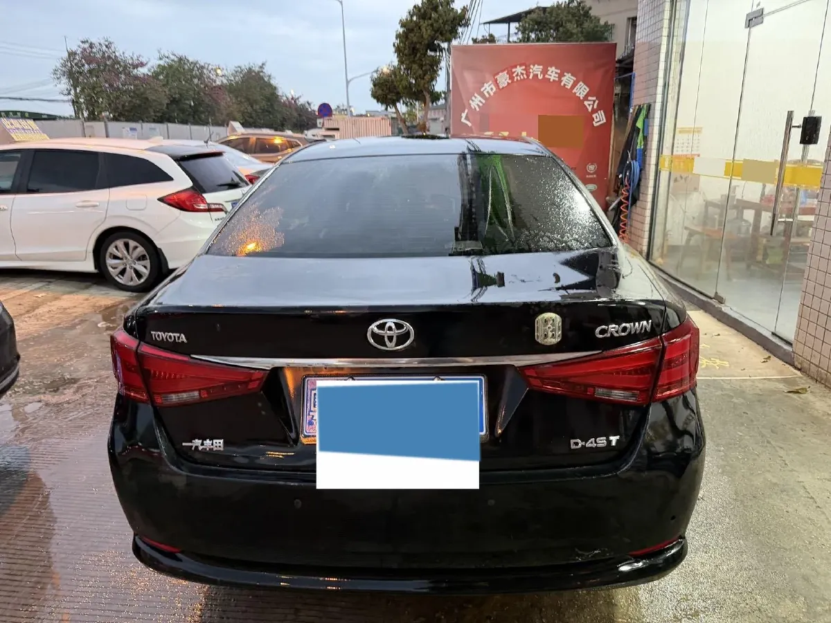 2015 Toyota Crown 2.0T 235HP L4 8AT,autocango,china used car exporter,china ev exporter,chinese used car exporter,chinese used ev exporter