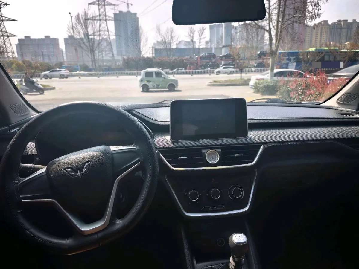 2018 WuLing HongGuang S3 1.5L 112HP L4 6MT,autocango,china used car exporter,china ev exporter,chinese used car exporter,chinese used ev exporter