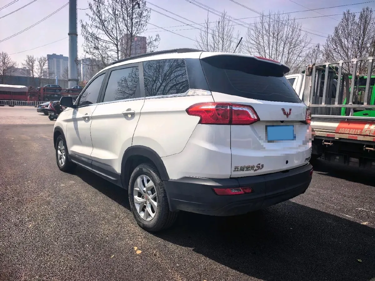 2018 WuLing HongGuang S3 1.5L 112HP L4 6MT,autocango,china used car exporter,china ev exporter,chinese used car exporter,chinese used ev exporter