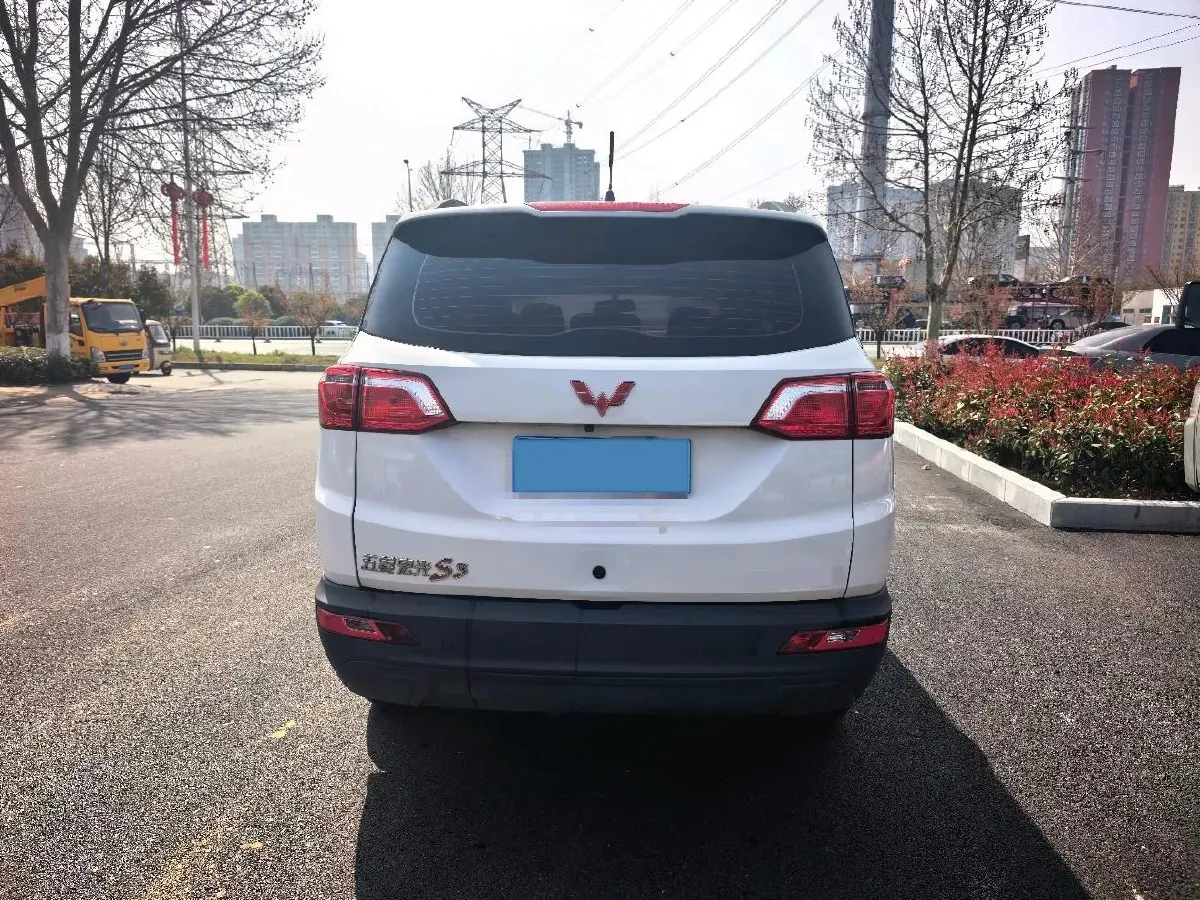 2018 WuLing HongGuang S3 1.5L 112HP L4 6MT,autocango,china used car exporter,china ev exporter,chinese used car exporter,chinese used ev exporter