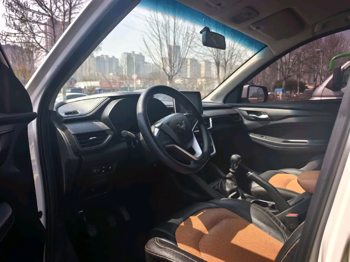 2018 WuLing HongGuang S3 1.5L 112HP L4 6MT,autocango,china used car exporter,china ev exporter,chinese used car exporter,chinese used ev exporter