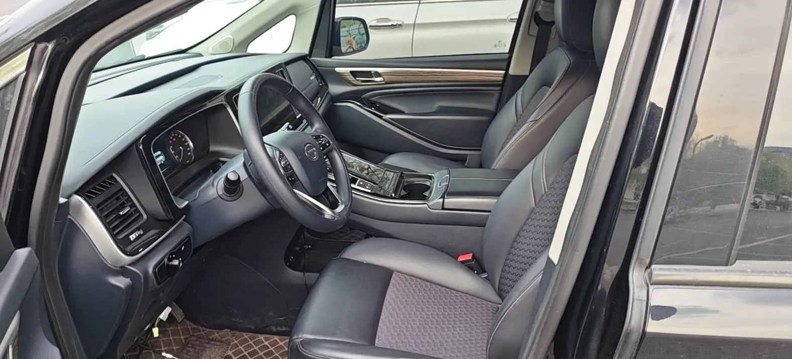 2023 GAC Trumpchi M8 2.0T 252HP L4 8AT,autocango,china used car exporter,china ev exporter,chinese used car exporter,chinese used ev exporter