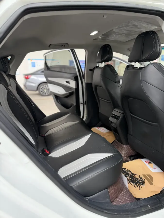 2022 Geely Binray 1.5T 181HP L4 7DCT,autocango,china used car exporter,china ev exporter,chinese used car exporter,chinese used ev exporter