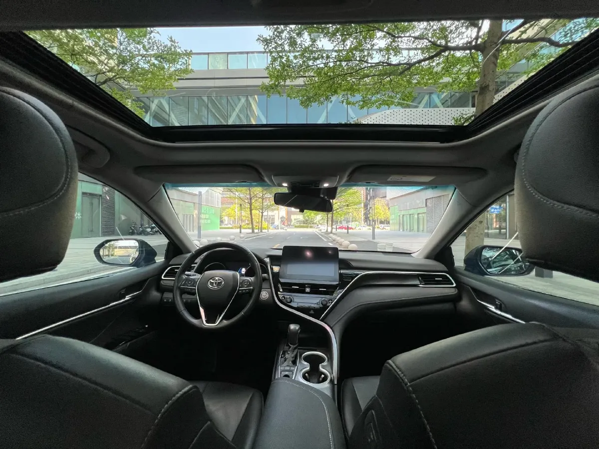2023 Toyota Camry 2.5L 207HP L4 8AT,autocango,china used car exporter,china ev exporter,chinese used car exporter,chinese used ev exporter