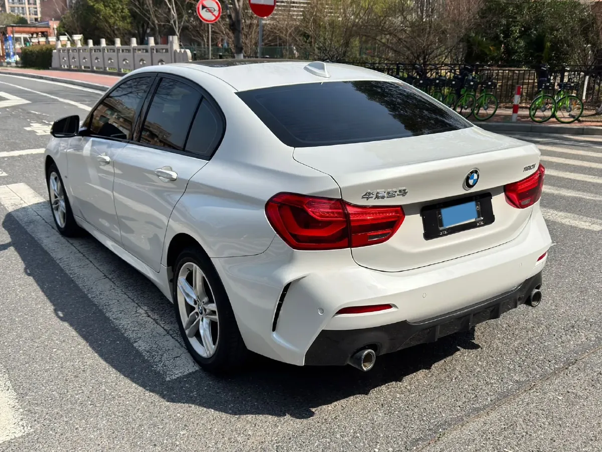 2023 BMW 1 Series 1.5T 136HP L3 7DCT,autocango,china used car exporter,china ev exporter,chinese used car exporter,chinese used ev exporter