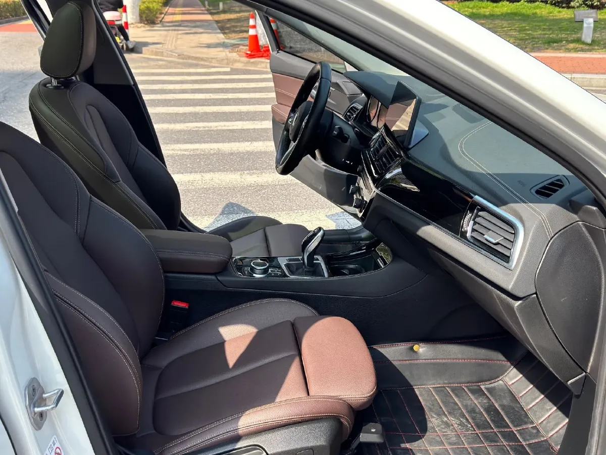 2023 BMW 1 Series 1.5T 136HP L3 7DCT,autocango,china used car exporter,china ev exporter,chinese used car exporter,chinese used ev exporter