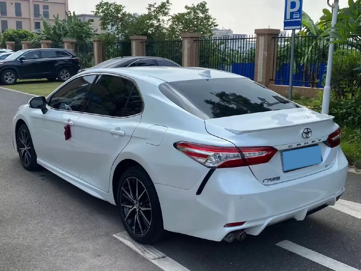 2021 Toyota Camry 2.5L 209HP L4 8AT,autocango,china used car exporter,china ev exporter,chinese used car exporter,chinese used ev exporter
