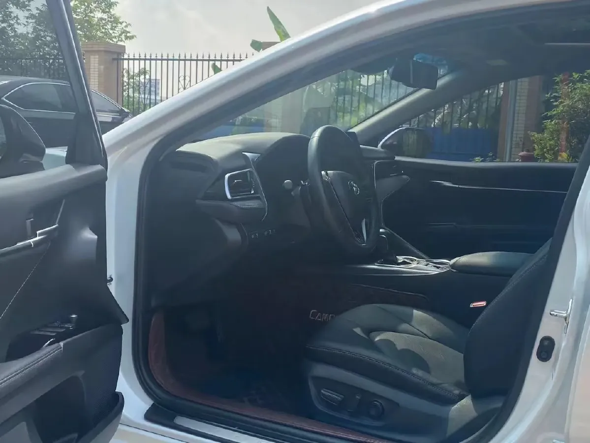 2021 Toyota Camry 2.5L 209HP L4 8AT,autocango,china used car exporter,china ev exporter,chinese used car exporter,chinese used ev exporter