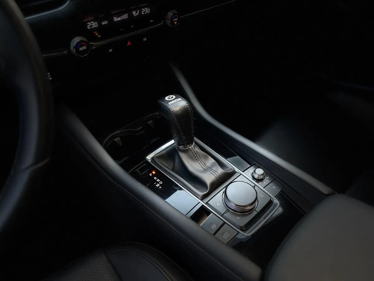 2022 Mazda 3 Axela 2.0L 158HP L4 6AT,autocango,china used car exporter,china ev exporter,chinese used car exporter,chinese used ev exporter