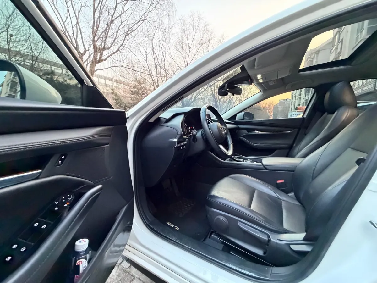 2022 Mazda 3 Axela 2.0L 158HP L4 6AT,autocango,china used car exporter,china ev exporter,chinese used car exporter,chinese used ev exporter