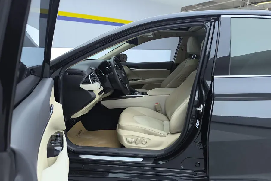 2019 Toyota Camry 2.0L 178HP L4 CVT,autocango,china used car exporter,china ev exporter,chinese used car exporter,chinese used ev exporter