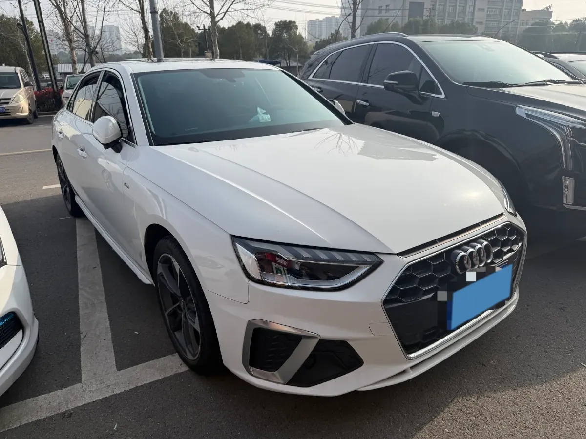 2020 Audi A4L 2.0T 190HP L4 7DCT,autocango,china used car exporter,china ev exporter,chinese used car exporter,chinese used ev exporter