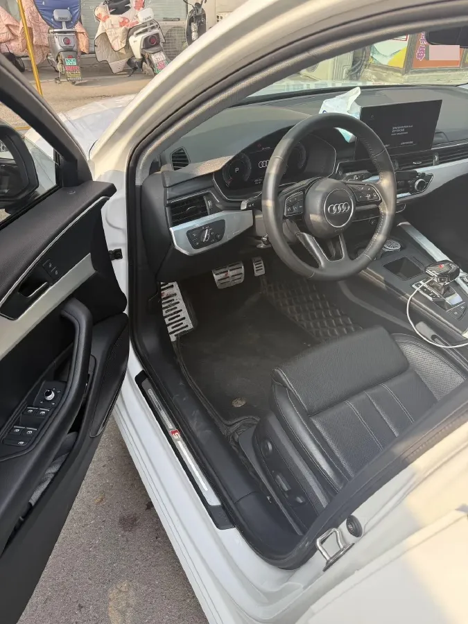 2020 Audi A4L 2.0T 190HP L4 7DCT,autocango,china used car exporter,china ev exporter,chinese used car exporter,chinese used ev exporter