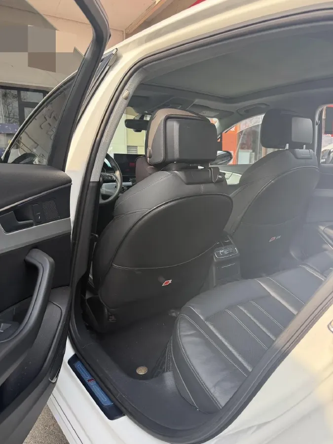 2020 Audi A4L 2.0T 190HP L4 7DCT,autocango,china used car exporter,china ev exporter,chinese used car exporter,chinese used ev exporter