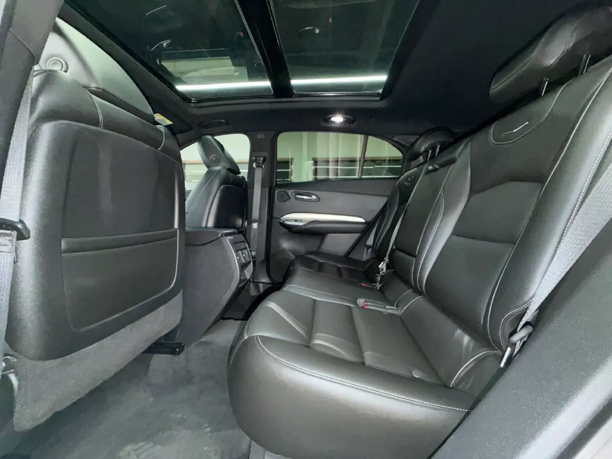 2021 Cadillac XT4 2.0T 237HP L4 9AT,autocango,china used car exporter,china ev exporter,chinese used car exporter,chinese used ev exporter