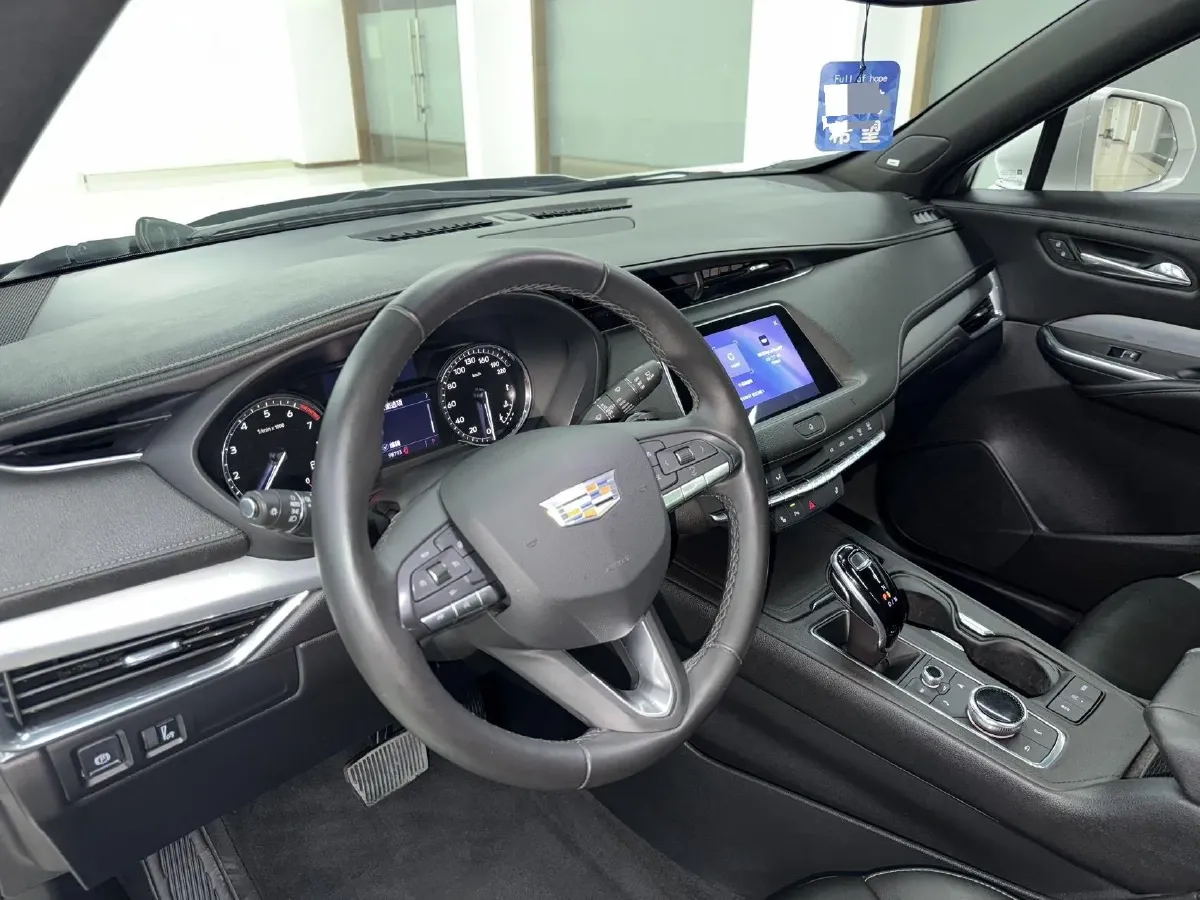 2021 Cadillac XT4 2.0T 237HP L4 9AT,autocango,china used car exporter,china ev exporter,chinese used car exporter,chinese used ev exporter