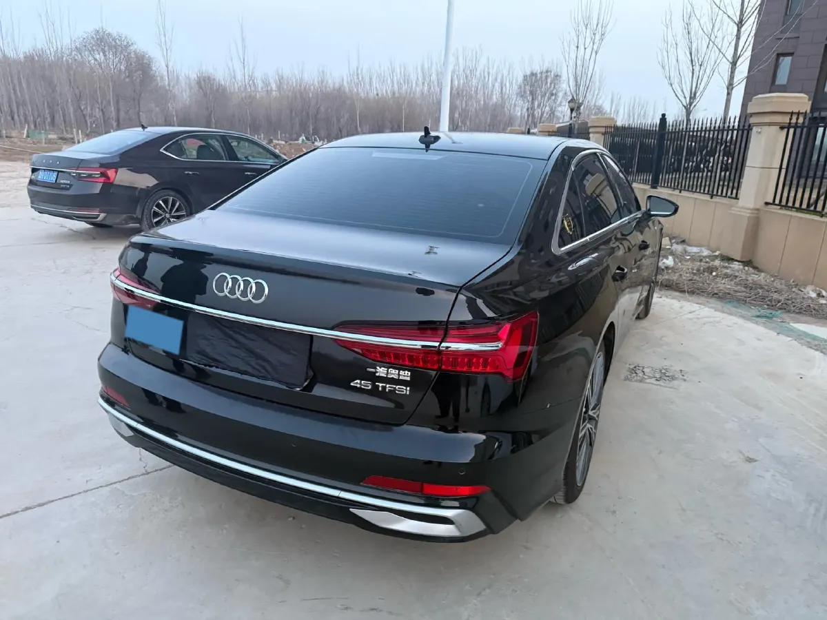 2023 Audi A6L 2.0T 245HP L4 7DCT,autocango,china used car exporter,china ev exporter,chinese used car exporter,chinese used ev exporter