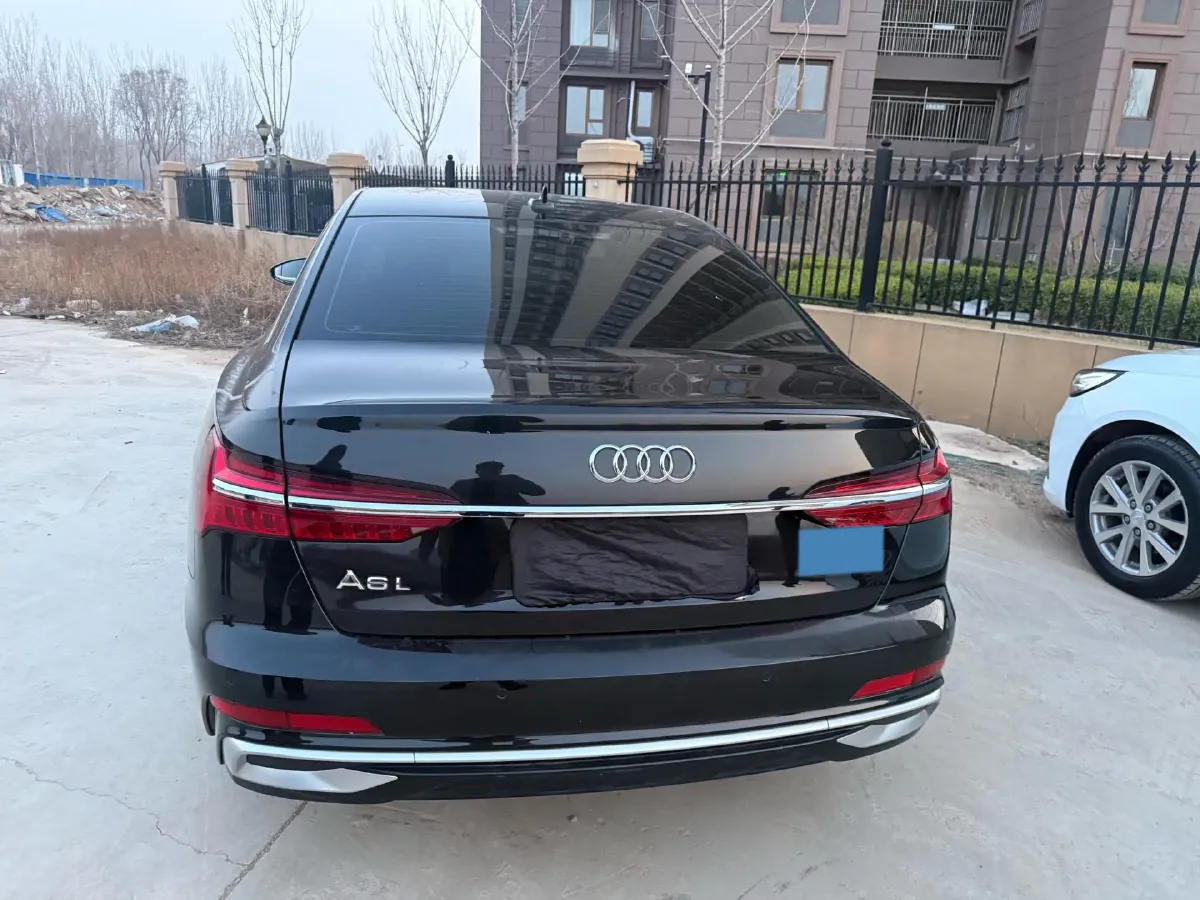 2023 Audi A6L 2.0T 245HP L4 7DCT,autocango,china used car exporter,china ev exporter,chinese used car exporter,chinese used ev exporter