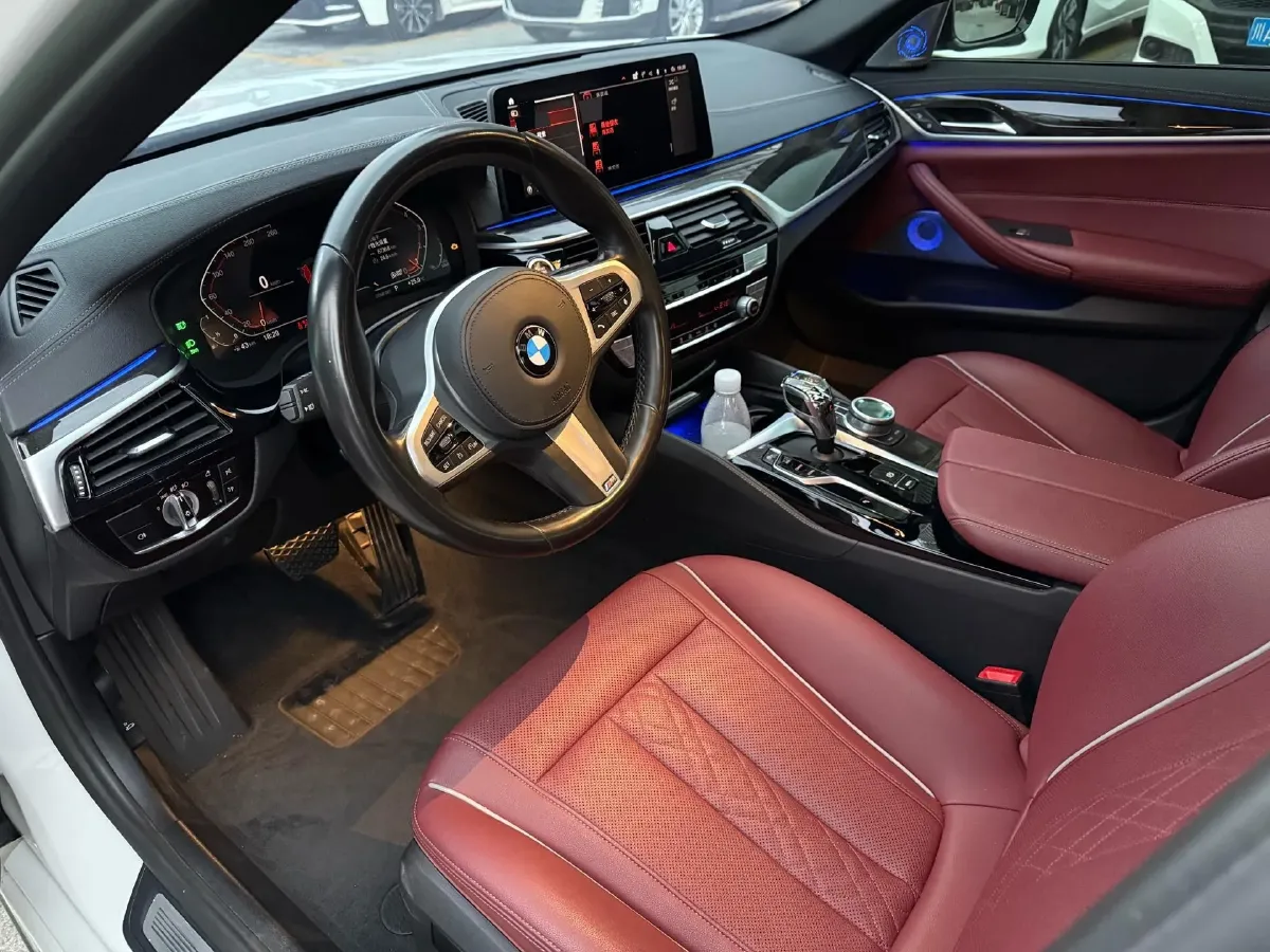 2022 BMW 5 Series 2.0T 184HP L4 8AT,autocango,china used car exporter,china ev exporter,chinese used car exporter,chinese used ev exporter