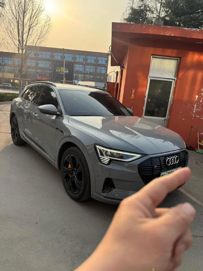 2019 Audi e-tron 2AT BEV 95KWH,autocango,china used car exporter,china ev exporter,chinese used car exporter,chinese used ev exporter